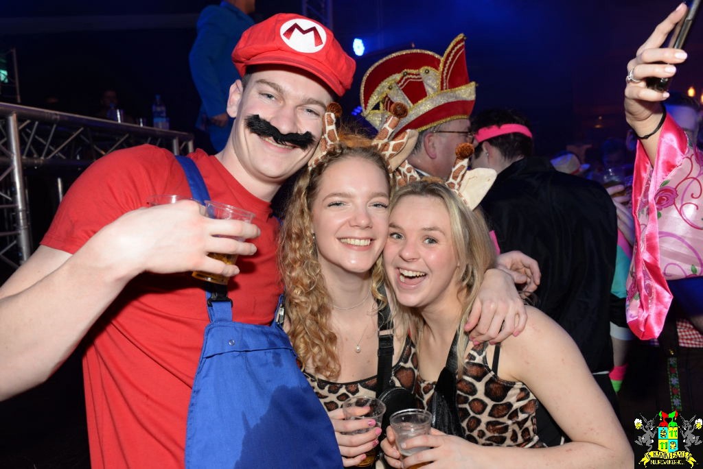 ../Images/Carnavals vrijdagavond in VdG 093.jpg